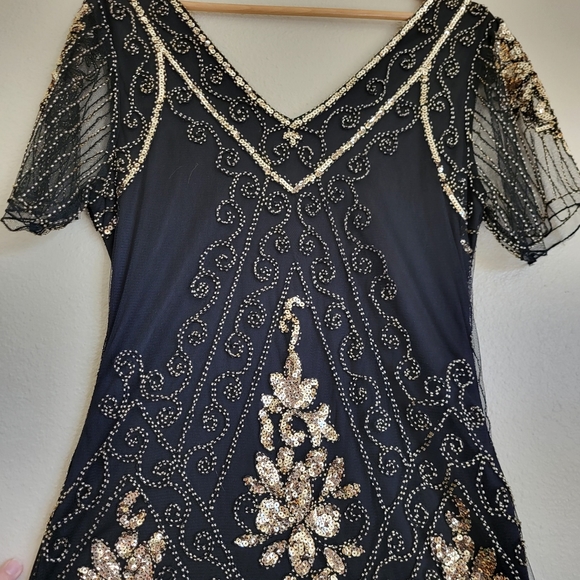 Beaded 20s Fringe Dress in Black & Gold - Picture 5 of 9
